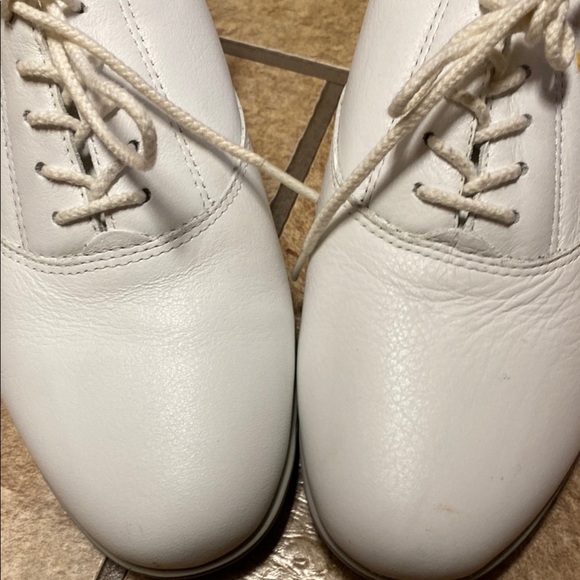 Easy Spirit White Anti-Gravity Size 7.5 Sneakers - Picture 3 of 11